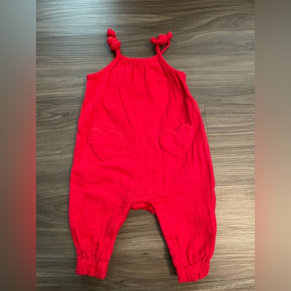 Old Navy Bright Red Kids Cotton Romper with Heart Details size 3-6 months - Picture 4 of 5